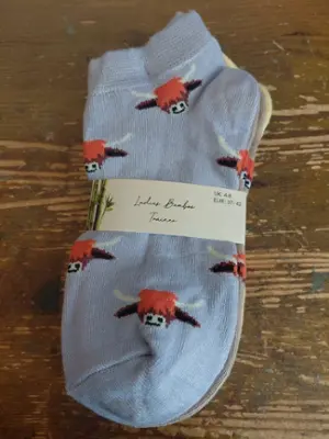 3 x Pairs of Womens Bamboo Highland Cow Trainer Socks Sz 4-8 Lilac/Yellow photo