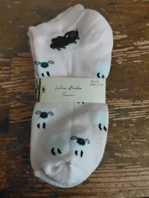 3 x Pairs of Womens Bamboo Sheep Design Trainer Socks Sz 4-8 Peach Shades photo